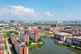 學校全景